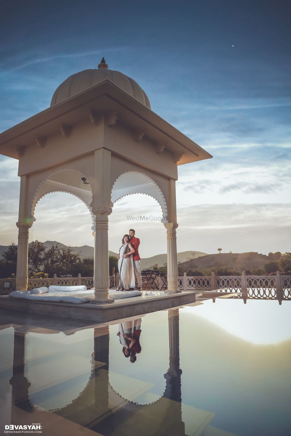 Photo of Outdoor Pre-Wedding Palace Shot