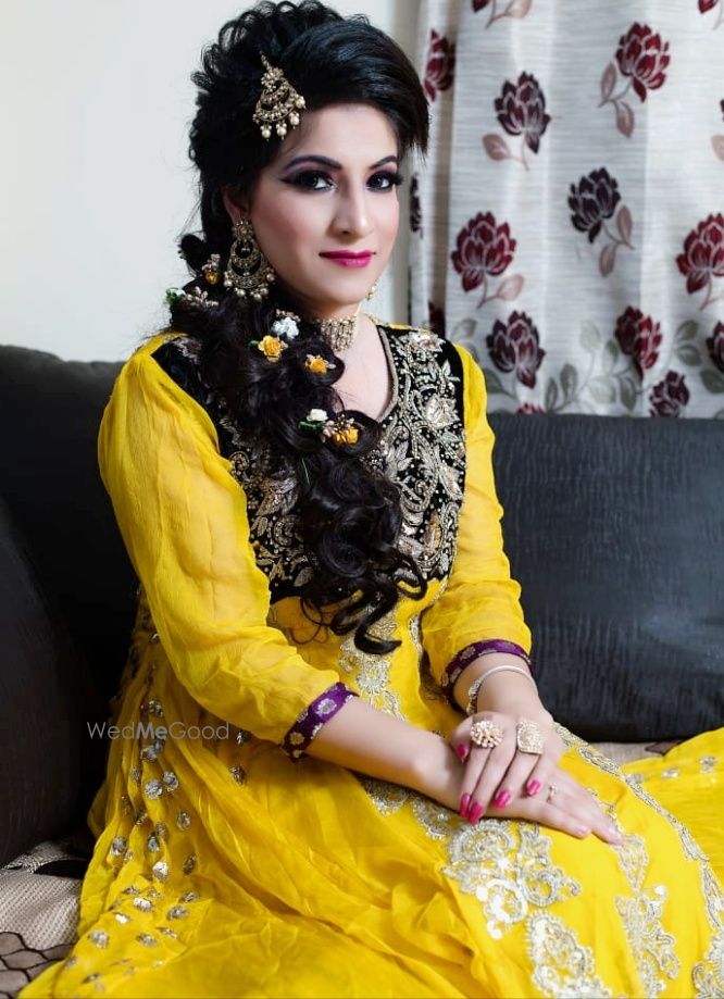 Photo From Haldi Makeup - By Makeovers by Aman Mua