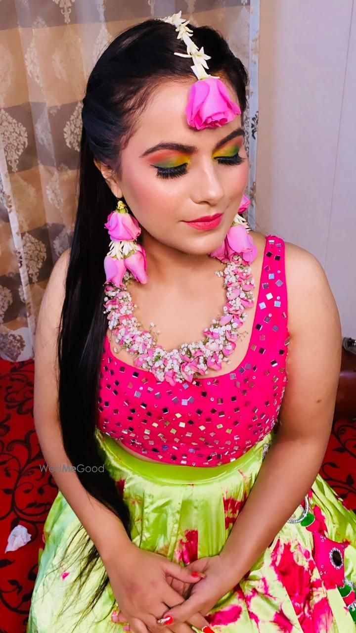 Photo From mehndi look - By Ritu Malhotra Makeovers