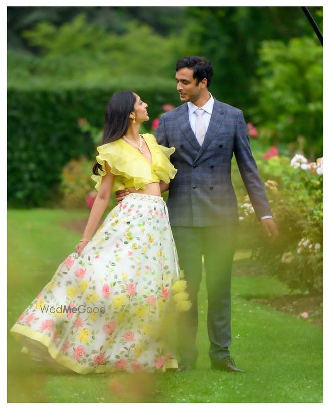 Photo From Real Brides : Pre-Wedding - By Priti Sahni Designs