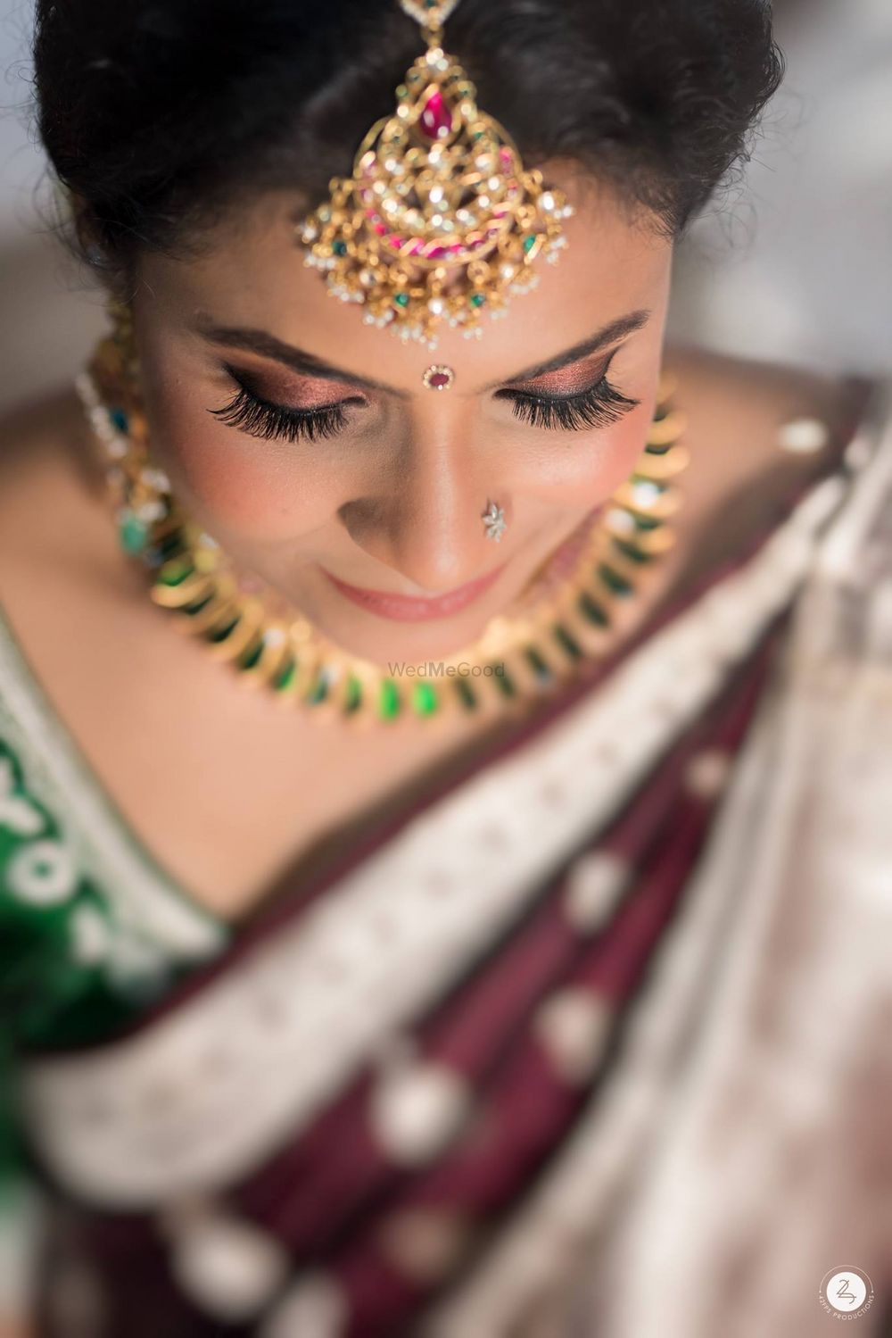 Photo of subtle makeup on a south indian bride