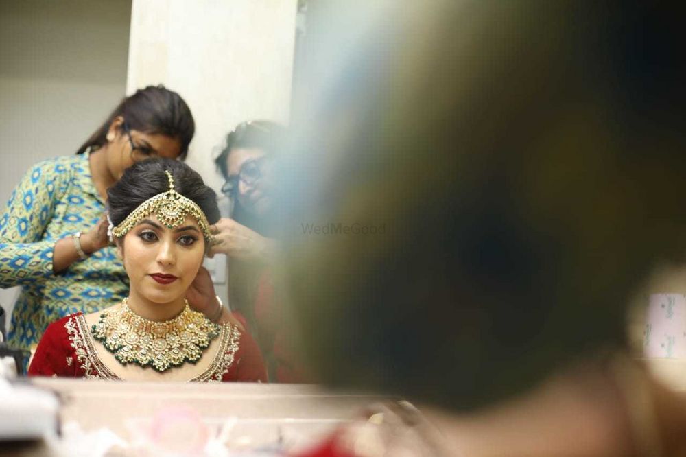 Photo From Engagement and Wedding Bridal Makeup - By Makeovers by Anchal