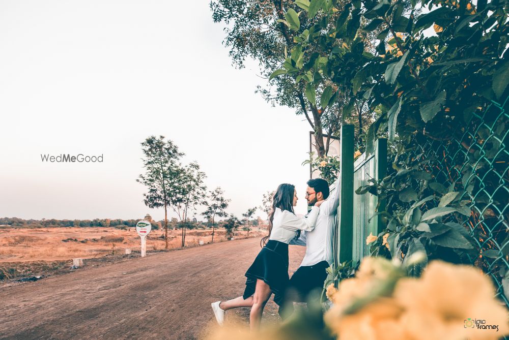 Photo From Chandra & Monika Pre-wedding|   Nashik - By iPic Frames