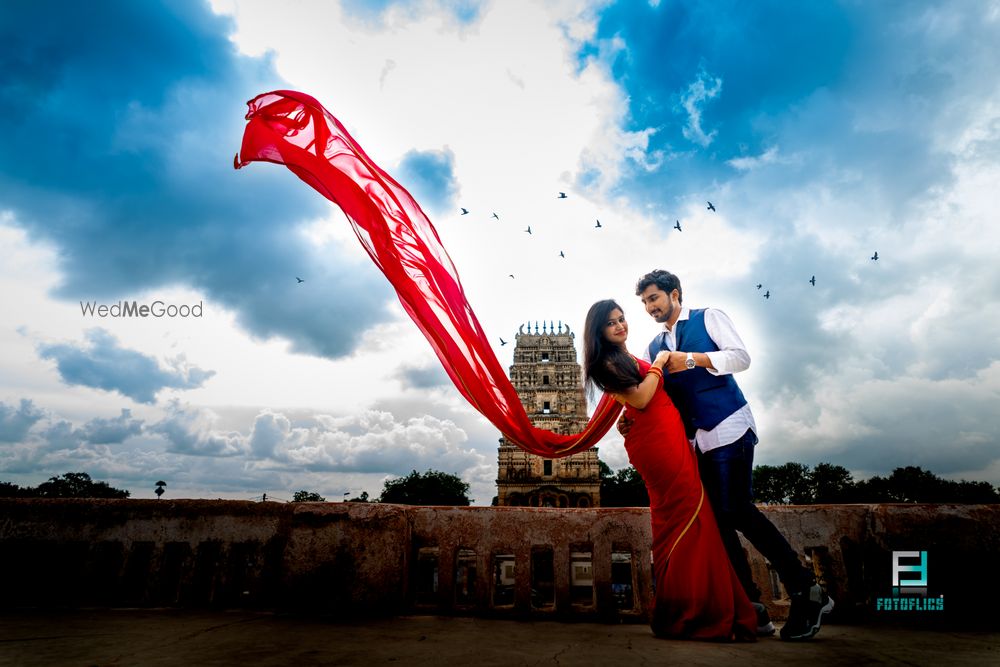 Photo From Pre wedding - By Fotoflics