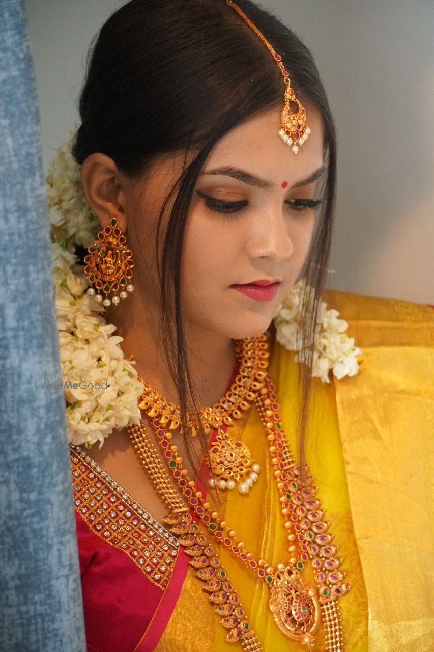 Photo From Engagement/wedding Brides - By Makeup By Sapna