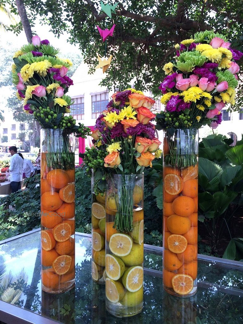 Photo of table centerpieces