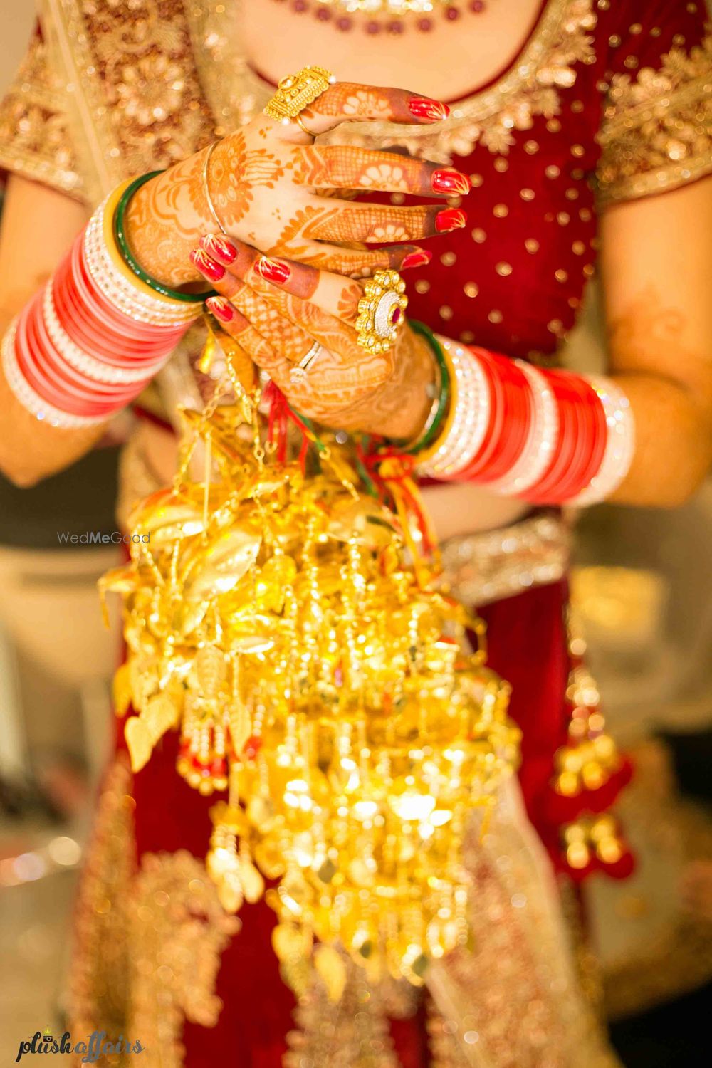 Photo of Red and White Chooda and Gold Kaleere