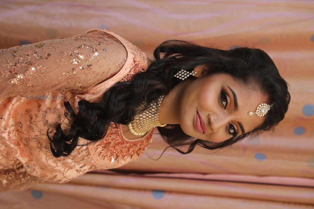 Photo From Reception look - By Janani Mohan Makeovers