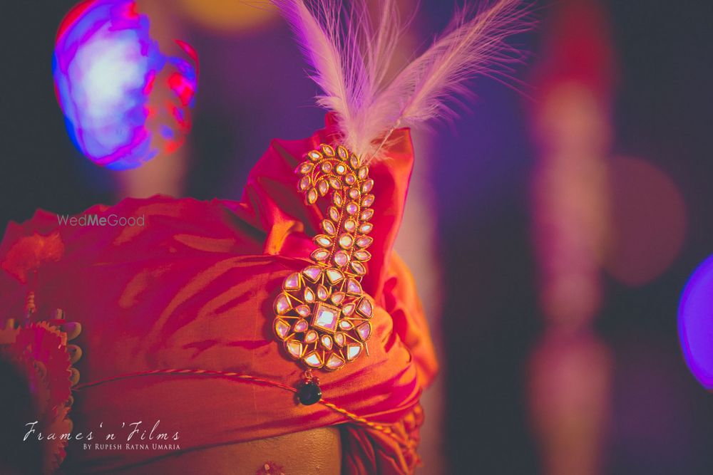 Photo of Gold Kundan Klagi with Red Safa