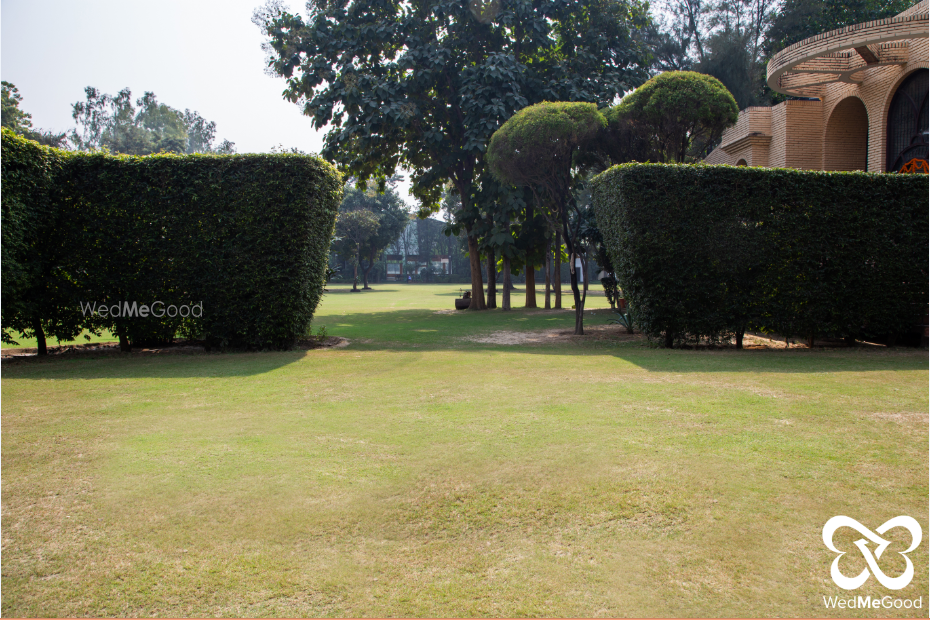 Photo From Lawn 2 - By Shagun Farms by Ferns N Petals