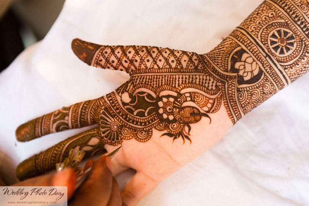 Photo of Bridal Hand Mehendi - Floral Bel Design