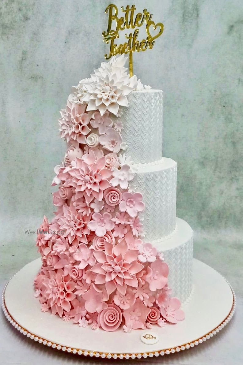 Photo From Luxury Collection | Wedding Cakes by Deliciae - By Deliciae Patisserie