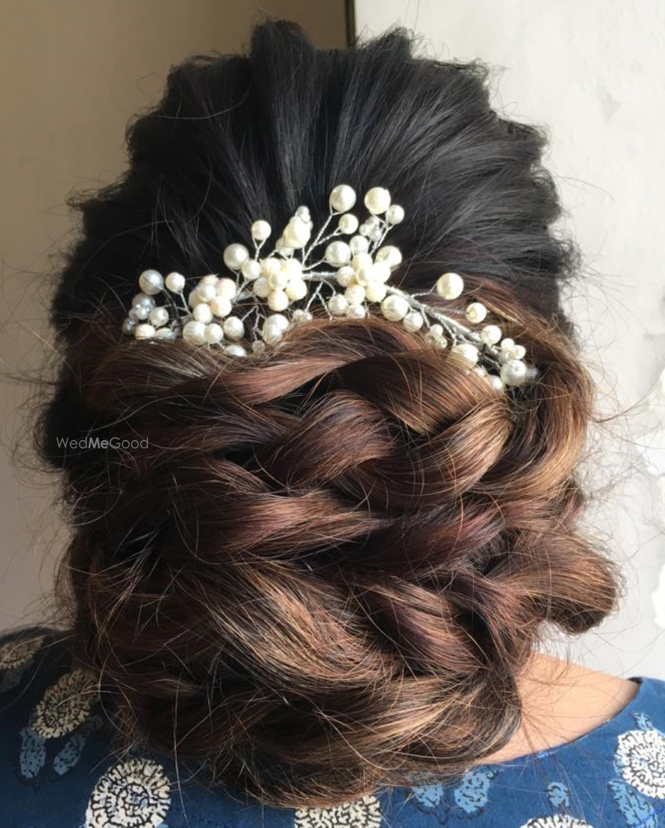 Photo From HAIRSTYLES - By Makeup by Roshni Dialani