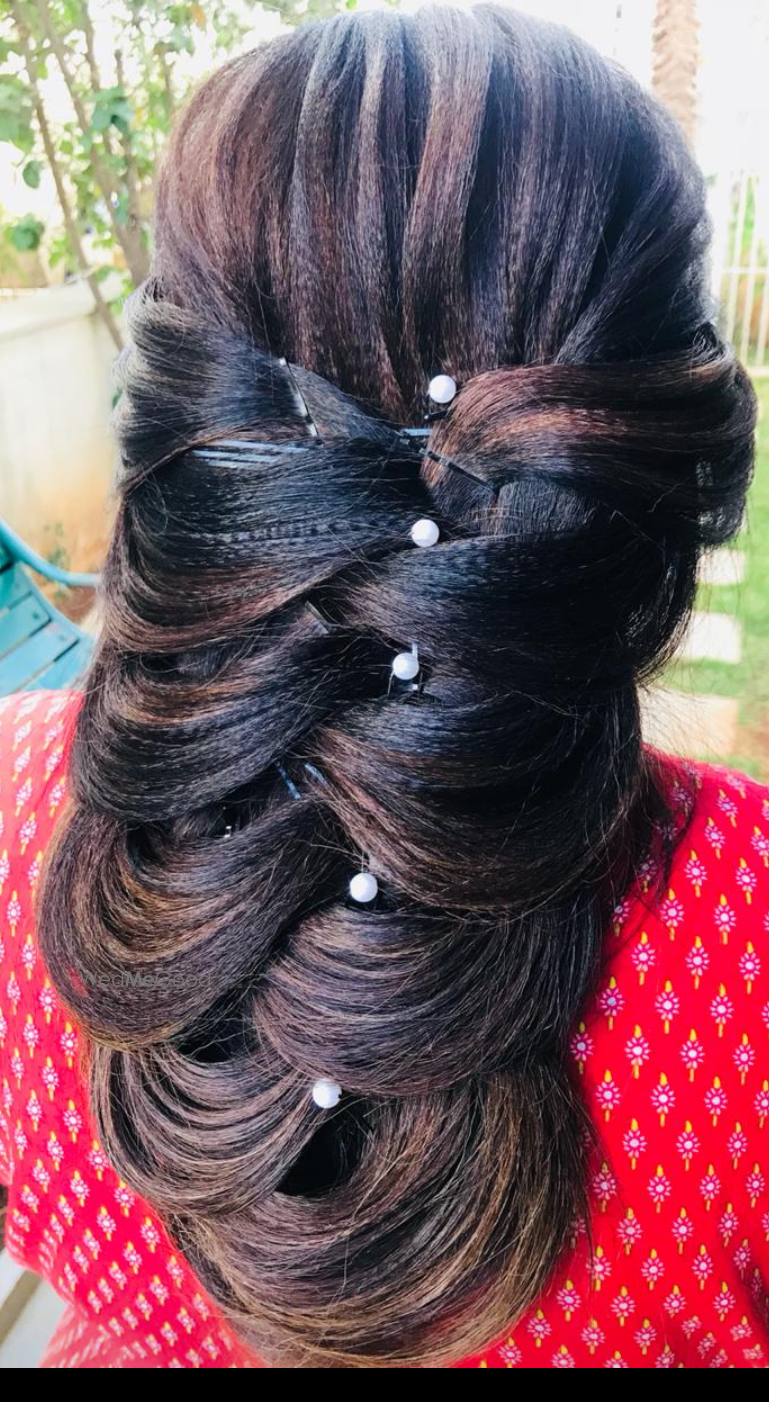 Photo From HAIRSTYLES - By Makeup by Roshni Dialani