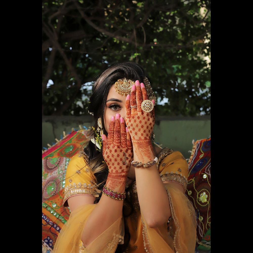 Photo From Mehendi Looks - By Makeup Artist Rinee Bindra