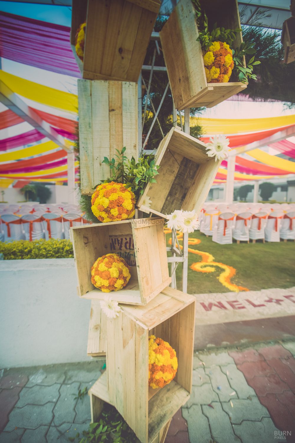Photo of Wooden Boxes Decor with Genda Phool Balls