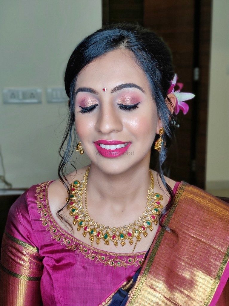 Photo From Shalaka's Reception - By Sneha SK Makeovers