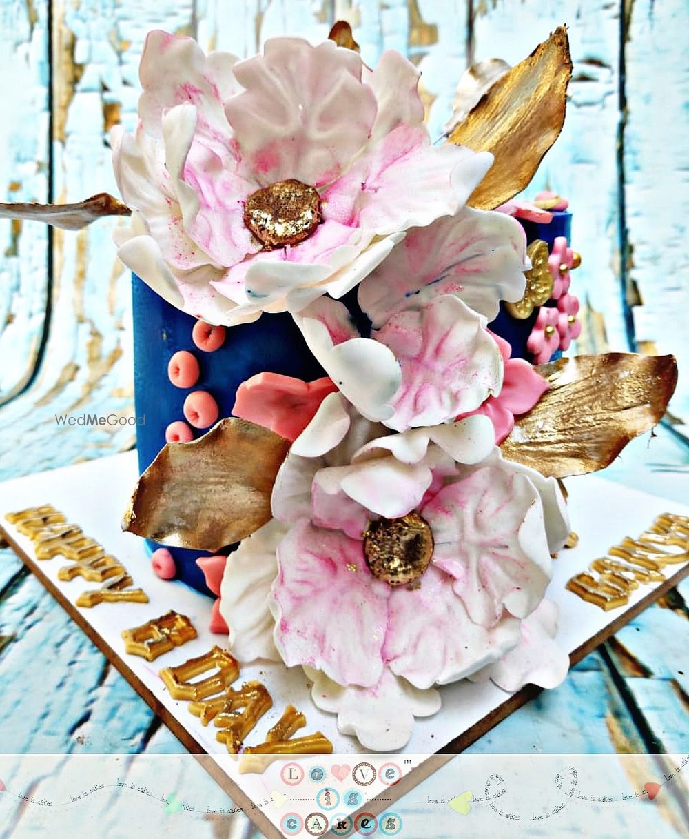 Photo From Bachelor-Bachelorette cakes - By Love is Cakes