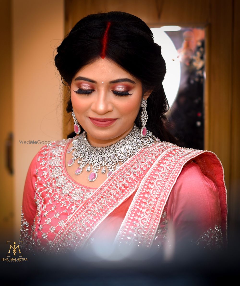 Photo From Engagement Cocktail and Reception Looks - By Isha Malhotra Artistry 