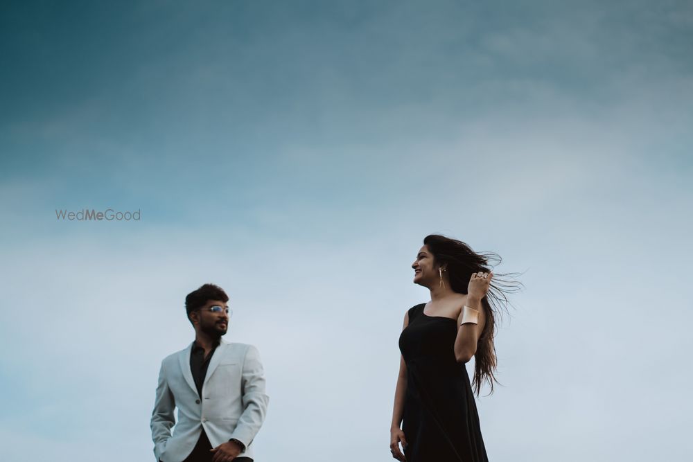 Photo From Mrugesh X Pooja Prewedding - By Hardikradiaphotography