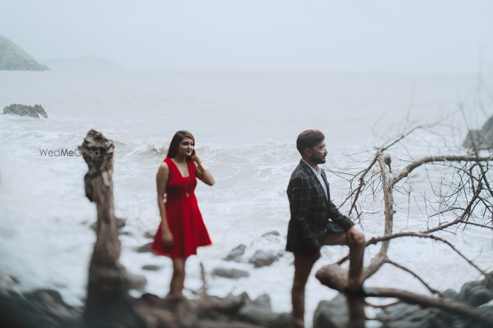 Photo From Mrugesh X Pooja Prewedding - By Hardikradiaphotography