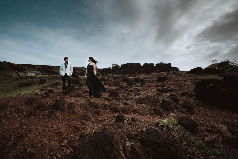 Photo From Mrugesh X Pooja Prewedding - By Hardikradiaphotography