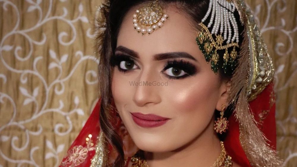 Meenaz Makeup