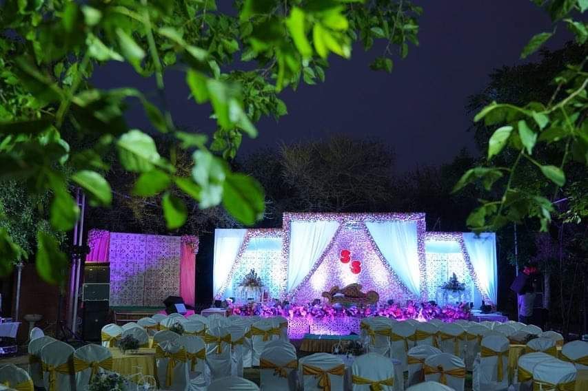 Photo From White  Theme Reception Stage - By N Flower Decorations