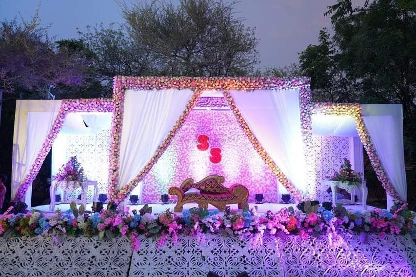 Photo From White  Theme Reception Stage - By N Flower Decorations