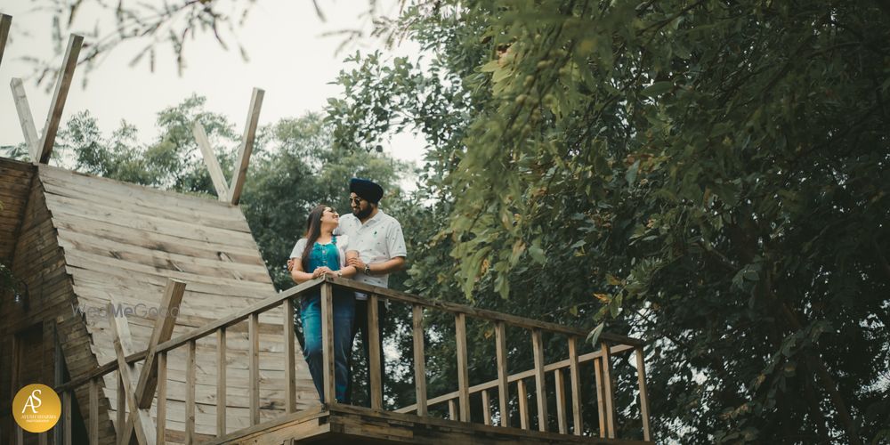 Photo From Prabhleen & Savneet Pre-wedding - By The Knotty Weds