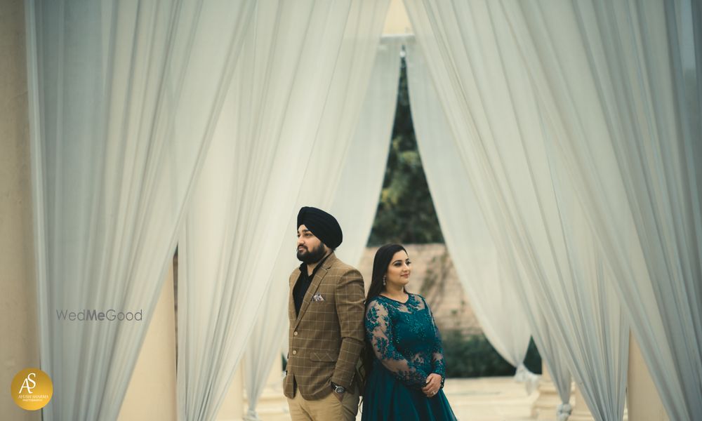 Photo From Prabhleen & Savneet Pre-wedding - By The Knotty Weds