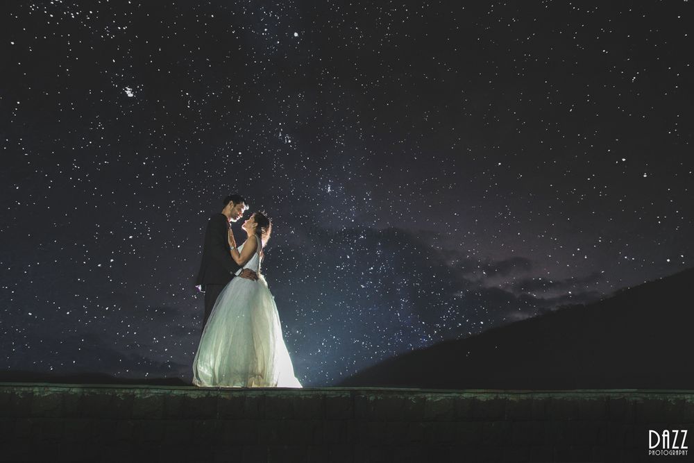 Photo of A dreamy pre-wedding shoot under a starry night sky!