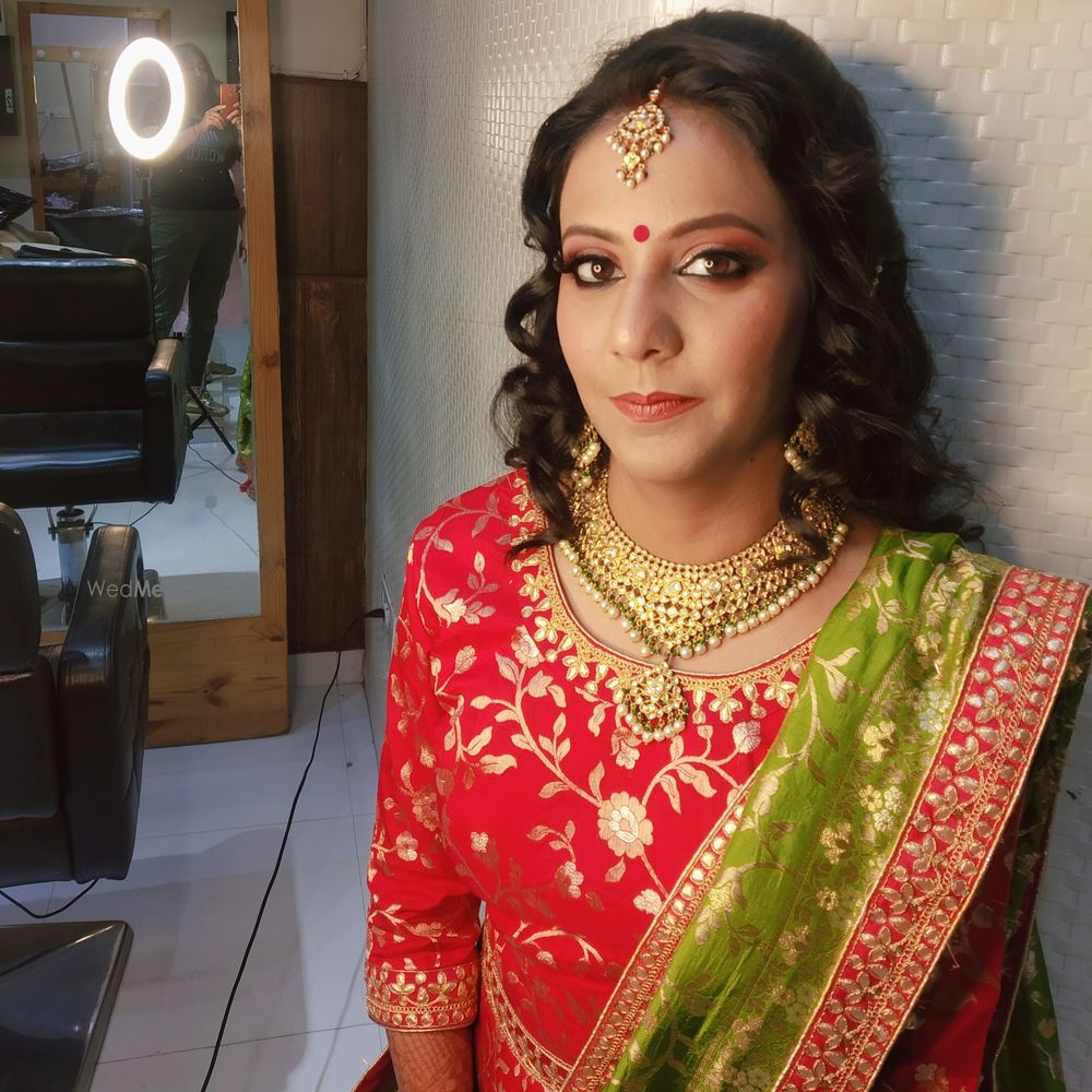 Photo From Engagement Pics - By Vandana Makeovers