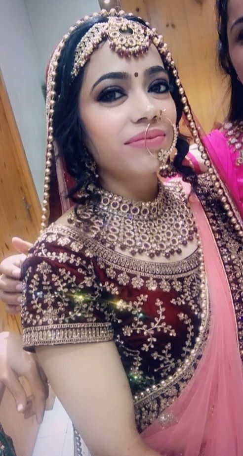 Photo From Engagement Pics - By Vandana Makeovers