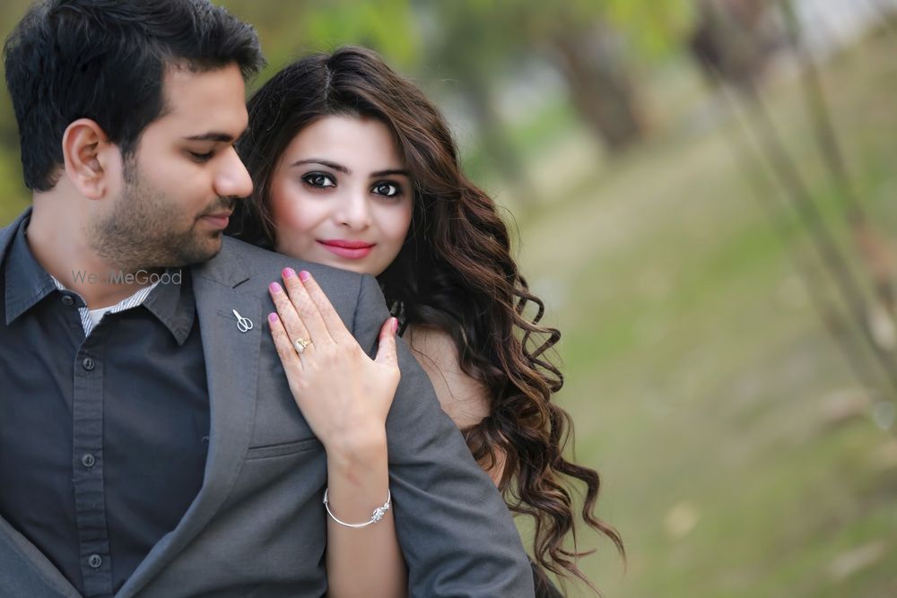 Photo From Pre Wedding - By H D R I Studio