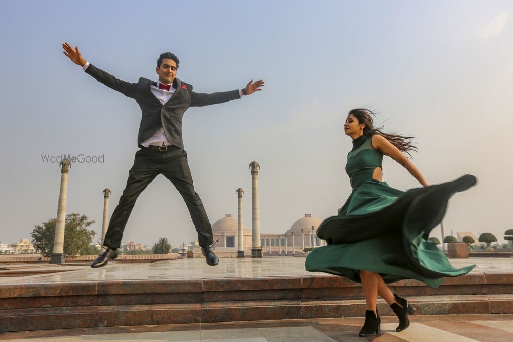 Photo From Pre Wedding - By H D R I Studio