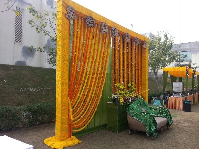 Photo From bright colours love in mehendi ceremony - By The Wedding Crowns