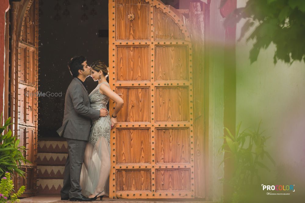 Photo From Rajiv & Aishwarya |      Pre Wedding - By Procolor