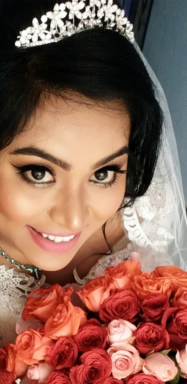 Photo From ReBeCCa'S WeDDinG MakeUp @Bbsr - By Makeup by Moblina