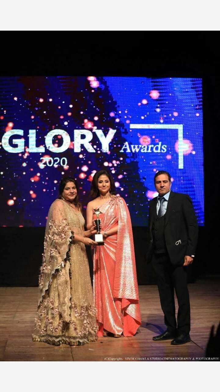 Photo From Celebrity Urmila Matondkar giving glory awards 2020 for best mehendi artist - By Shalini Mehendi Artist