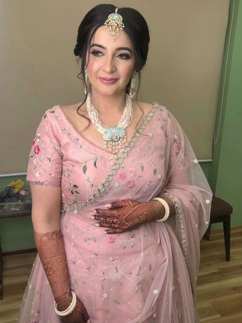 Photo From Mehendi/Haldi Bridal Makeover  - By Make up by Shriya Pardal