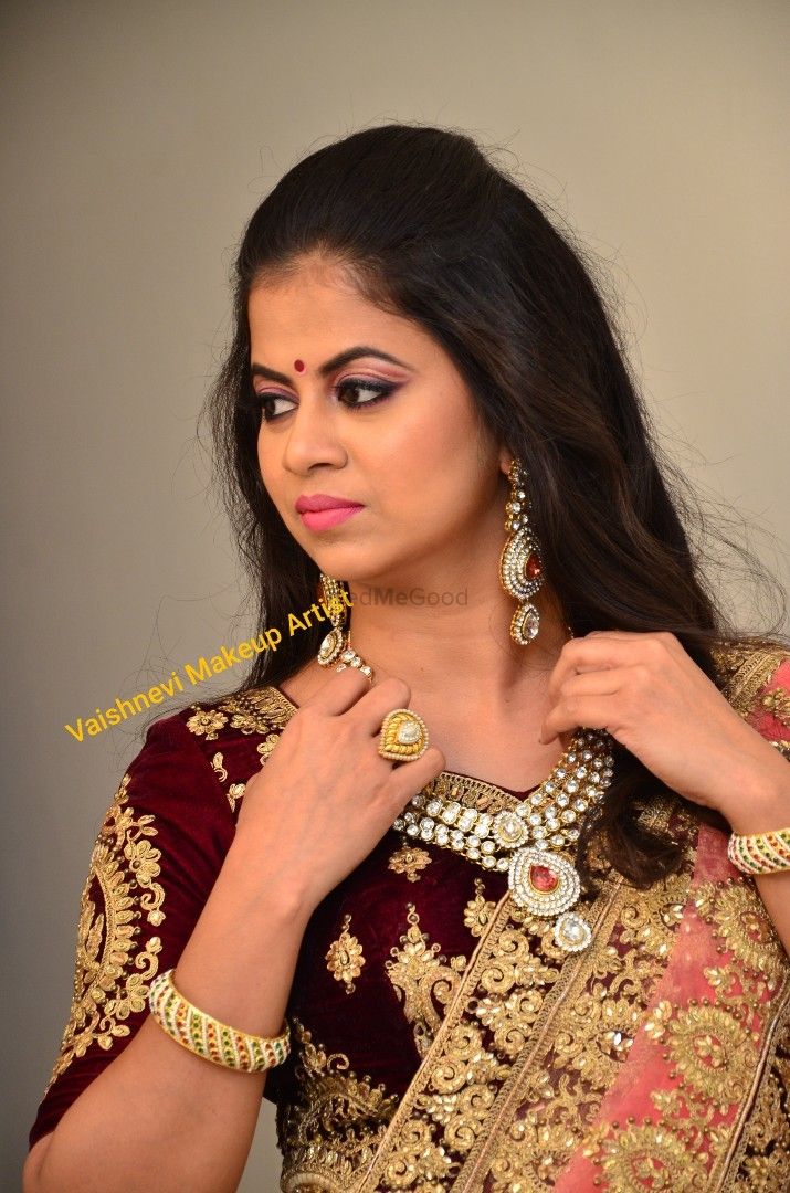 Photo From Engagement Looks - By Vaishnevi Makeup Artist