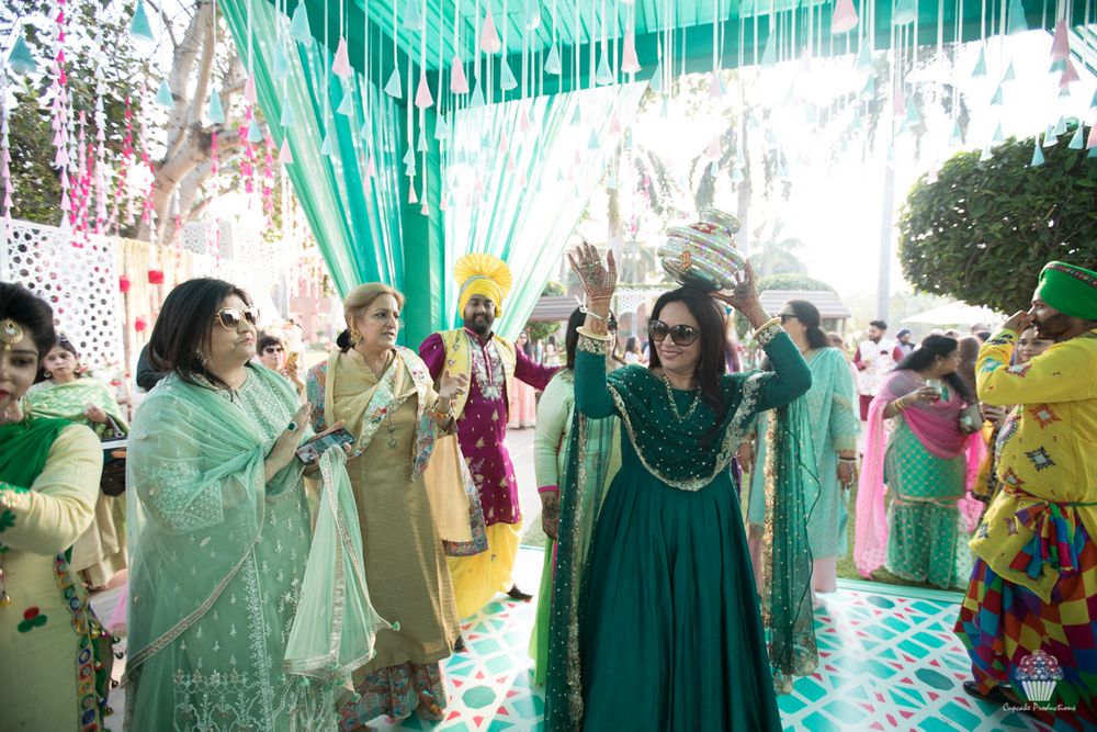 Photo From Anisha & Nishit Mehendi - By Shanqh Luxury Event Planners and Decorators