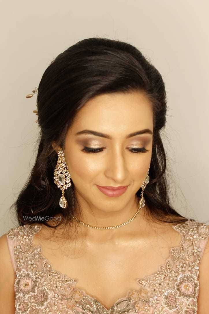 Photo From engagement makeup - By Laxmi Mrignayani