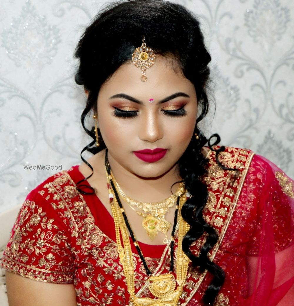 Photo From ALiVa'S BriDal MakeUp @Bbsr - By Makeup by Moblina
