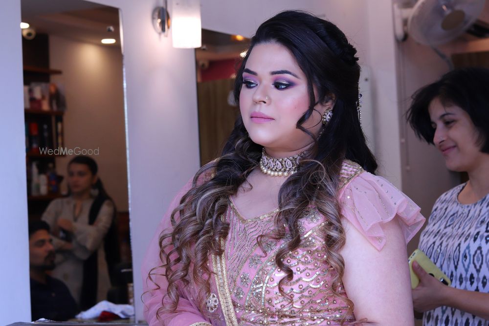 Photo From Enagagement Look - By Meenakshi Makeovers