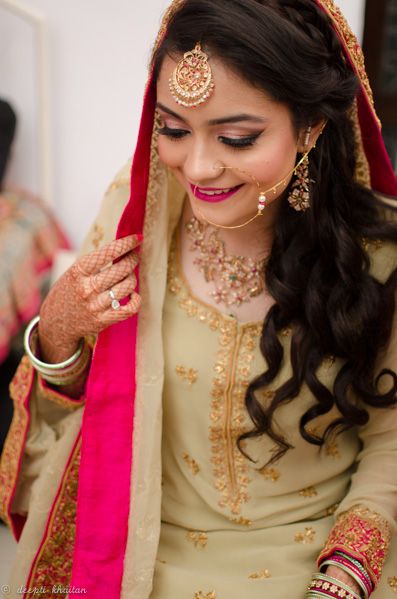 Photo of Pink and Brown Makeup with Wavy Hair