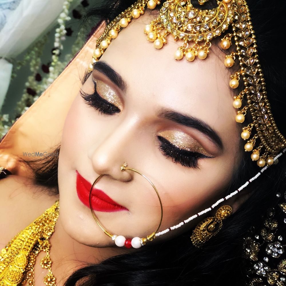 Photo From bridal cute crease golden with voluminous hairstyle - By Get Sparkled by Aenaz Khan 