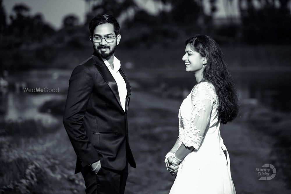 Photo From Couple Shoot - By Stormy Clicks