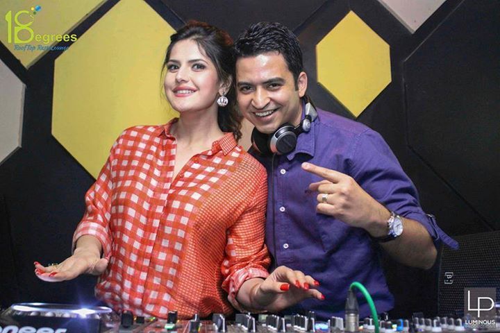 Photo From DJ Vispi Live performing with Famous Bollywood Celebs. - By DJ Vispi